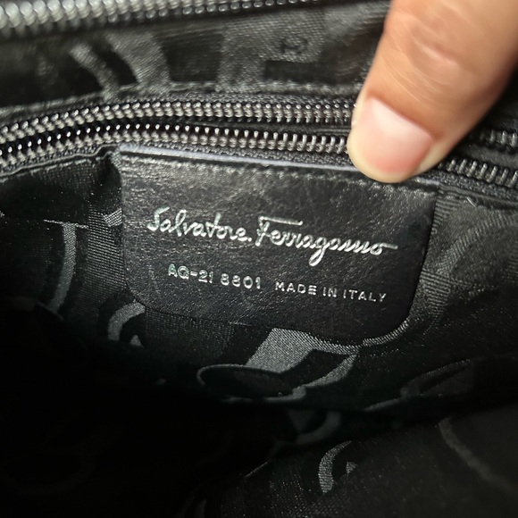 Salvatore Ferragamo Vara Chain Link Shoulder Bag Black Canvas - Picture 4 of 4